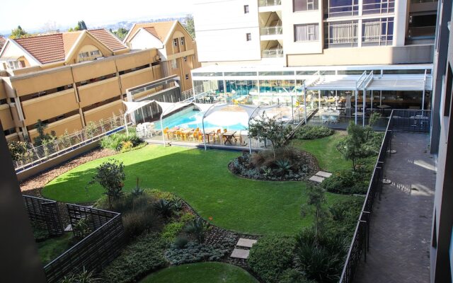 Sandton Smart Apartment Thirteen