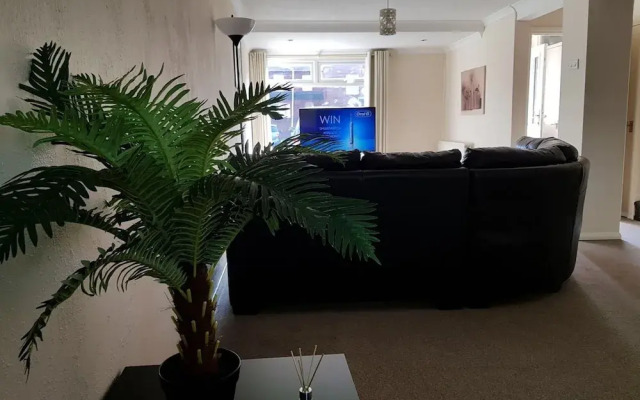 Three Bedroom House in Basildon