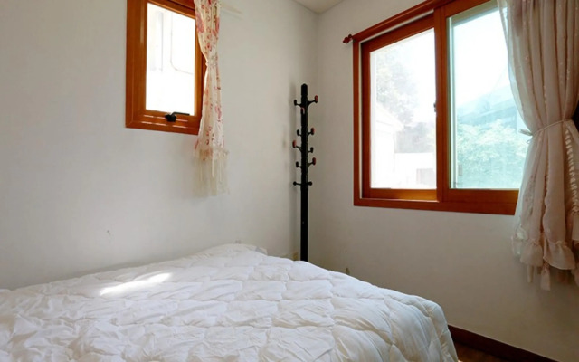 Gwanghwado Dongmakgol Bada Pension