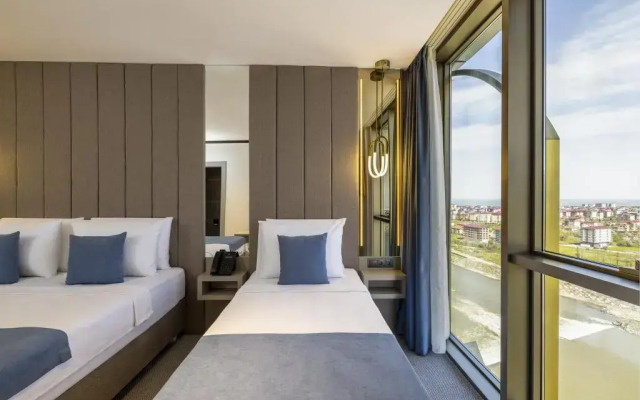 Rossi Luxury Hotel
