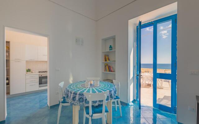 Holiday home with sea view in Castro, on the Adria-Marinè