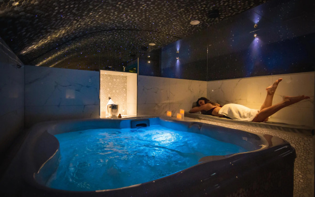 Paris j'Adore Hotel & Spa