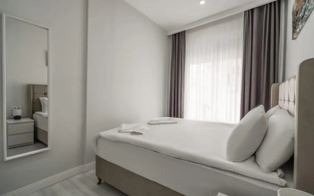 Charming and Central Flat Near Beach in Muratpasa