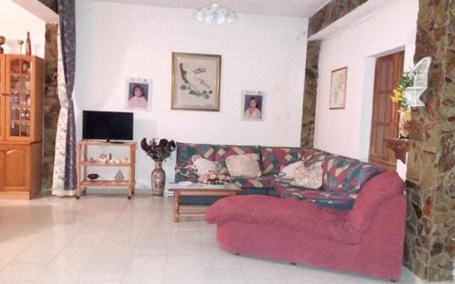 House With 3 Bedrooms in Musei, With Terrace - 20 km From the Beach