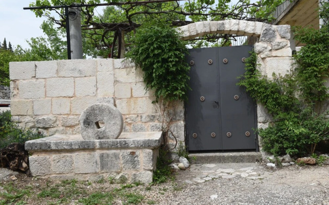 Dalmatian romantic traditional apartment