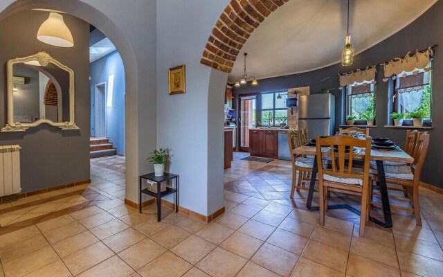 Stunning Home in Medulin With Wifi and 4 Bedrooms