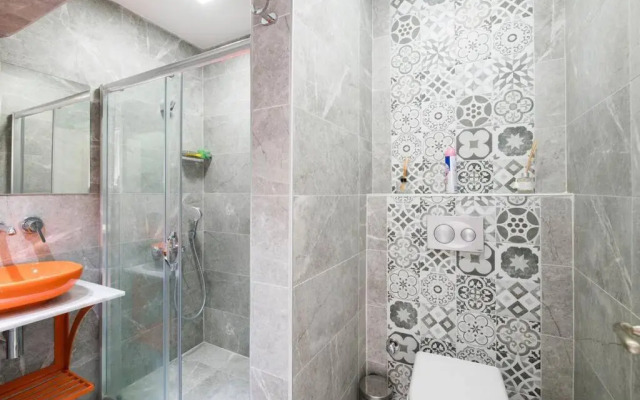 Cute 1 Room w/AC 300 meters to Istiklal Street