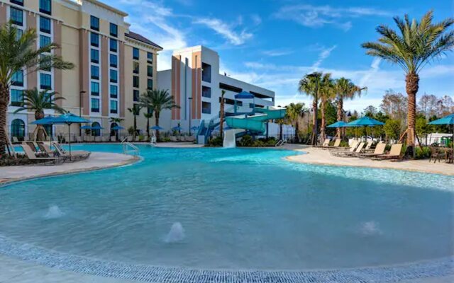 Home2 Suites by Hilton Orlando at Flamingo Crossings
