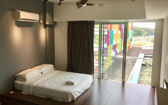 Flamingo Suite