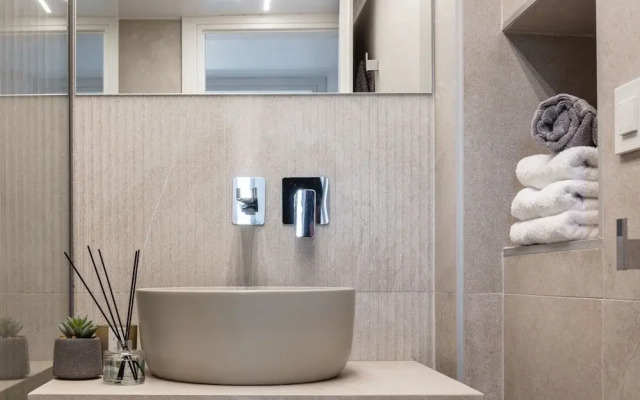Akonizia Luxury House - With Private Swimming Pool