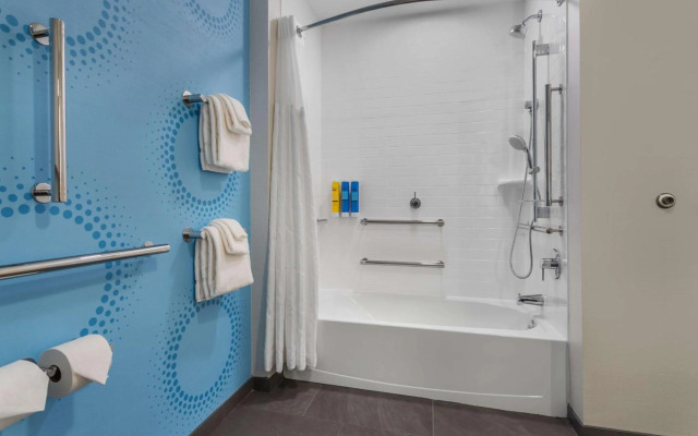 Tru By Hilton Janesville