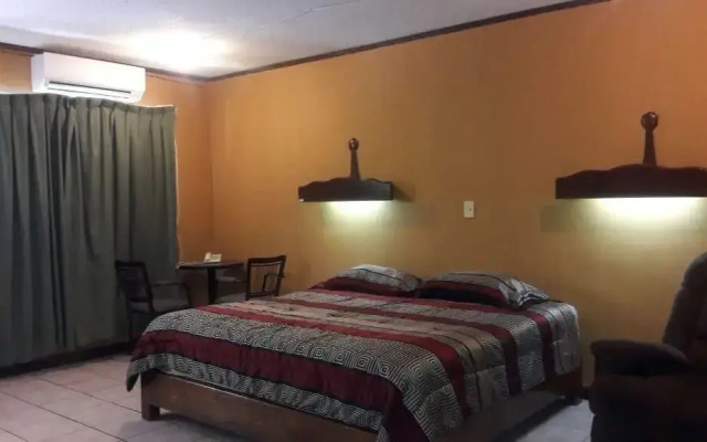 Hotel Hacienda Escondida