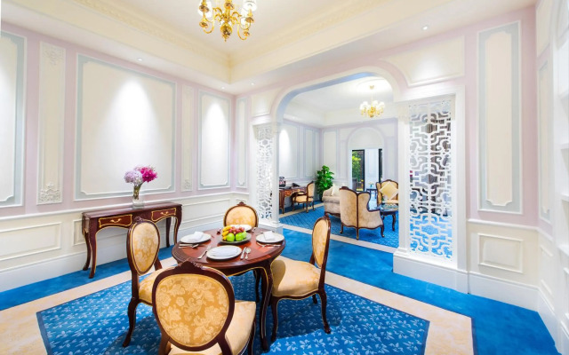 Legend Palace Hotel