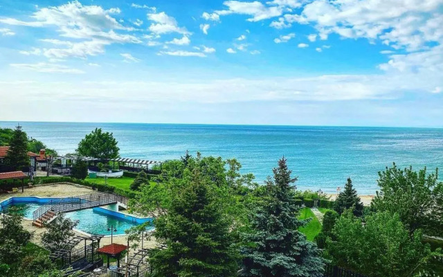 Marina Dinevi Complex Monastery 1 Saint Vlas