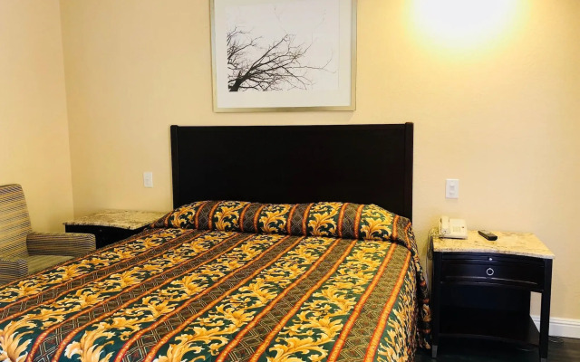 Bayshore Inn