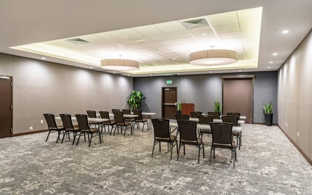 Holiday Inn & Suites Silicon Valley - Milpitas by IHG
