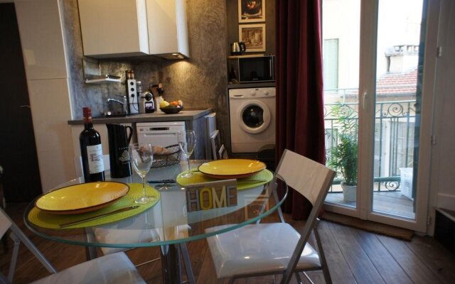 Ideal Antiquaires Le Port