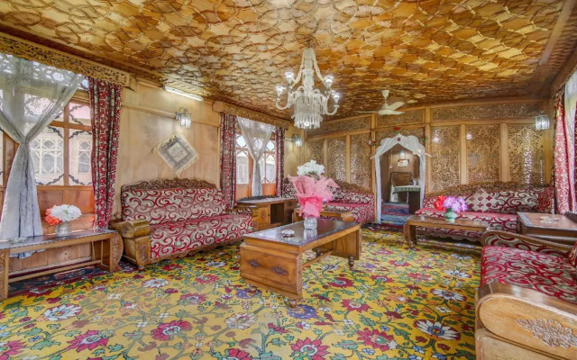 Hollywood Group Of Houseboats By OYO Rooms