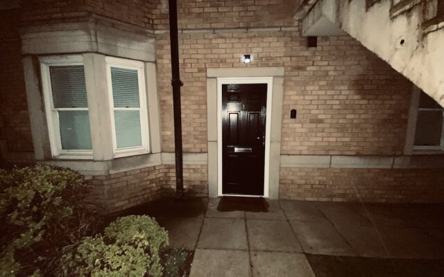 Beautiful 1-bed Apartment in Scarborough
