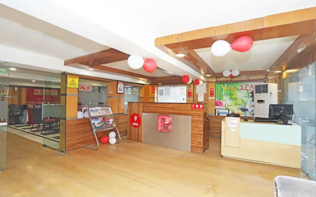 Oyo 10937 Hotel Balsons Continental