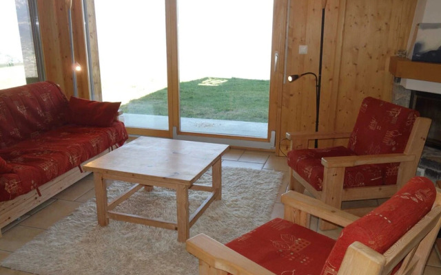 Charming Apartment With Valley View