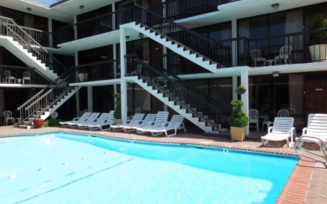 Alamar Resort Inn
