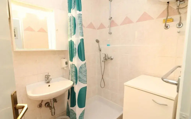 Apartment Lepur Slano - Two-bedroom Apartment With Terrace