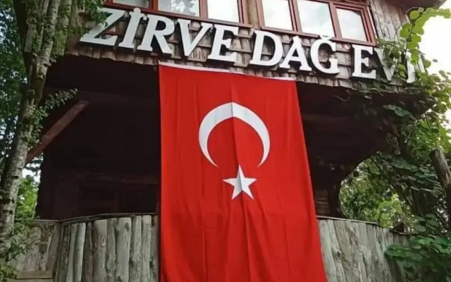 Zi̇rve Dağ Evi̇