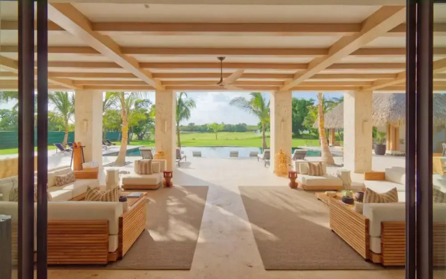 Luxury Villa With Heated Pool Jacuzzi Full Staff