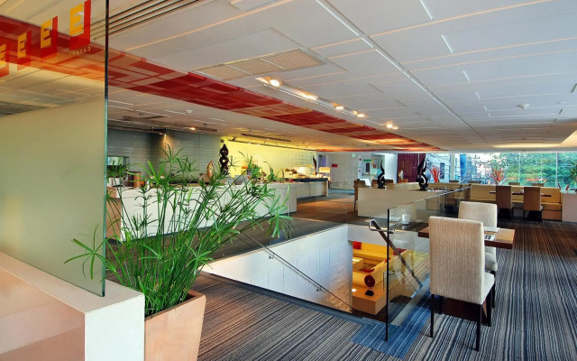 Le Fenix Sukhumvit