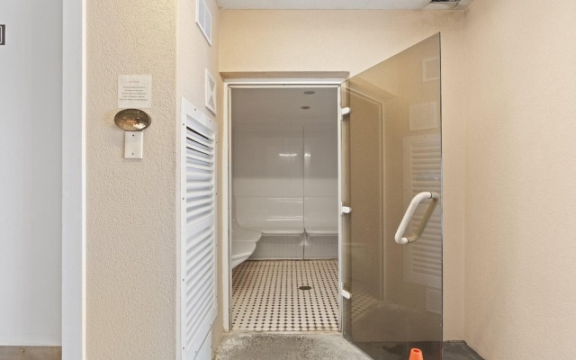 Regency Isle Penthouse 1106