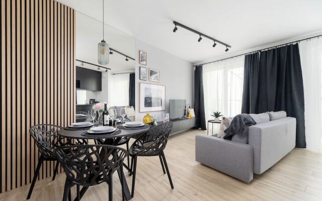 Deluxe City Studio by Renters