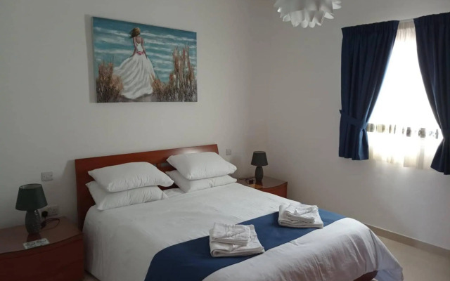 3 Bedroom Air-conditioned Apartment with Roof Terrace