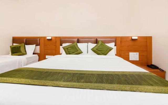 Hotel Volga Plaza (Near Colaba Causeway)