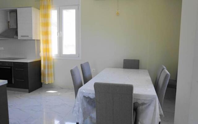 Beachfront apartment in keratokampos