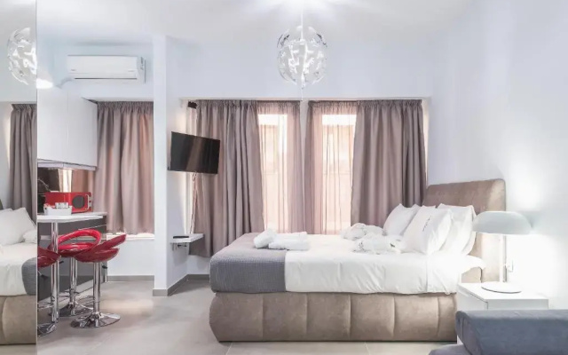 Iguana Gold Luxury Suites 1min from Ermou str