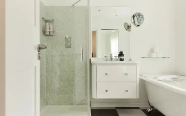 The Kensington Designer s Retreat - Modern 1bdr Flat