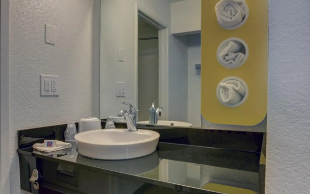 Motel 6 Irvine - Orange County Airport