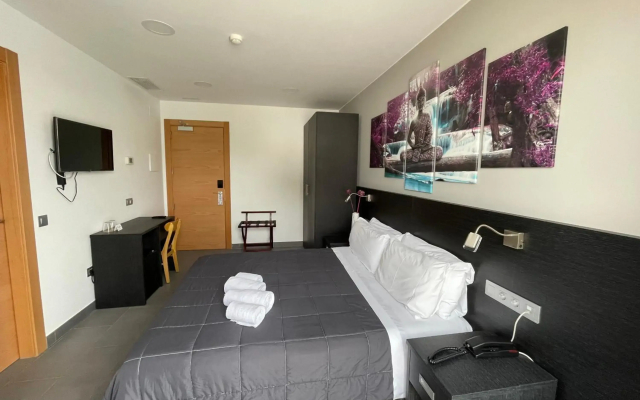 Hotel 6 Bis
