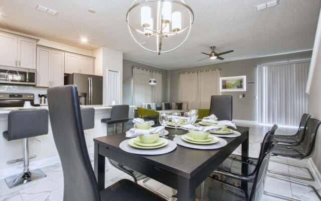 Storey Lake-5 Bedroom Townhome w/Splashpool-1630ST