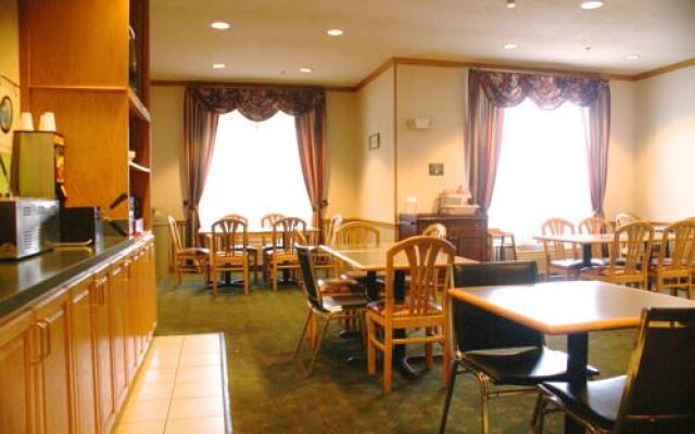 Lexington Inn & Suites - Columbus North/Polaris