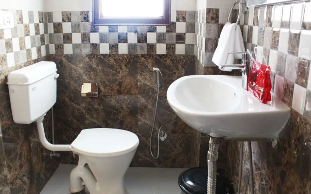OYO 2384 Hotel Epic Inn