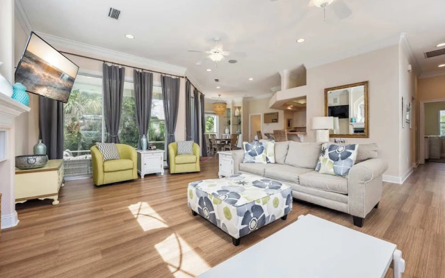 Private Beach & Community Pool