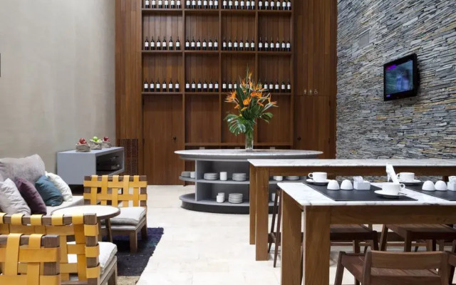 Aspen Square Hotel