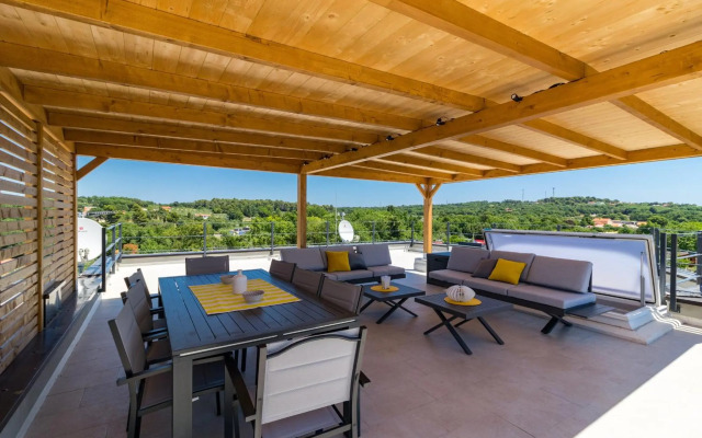 Penthouse Apartment Sax