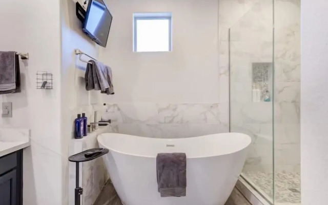 Scottsdale Condo Overlooking Golf Course