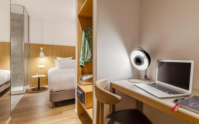 9Hotel Republique