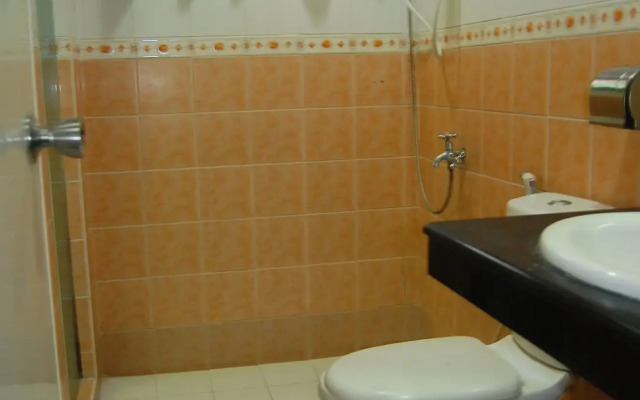 Rumi Apartelle Hotel