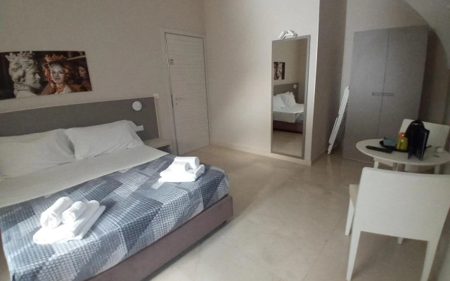 Central Gallery Rooms