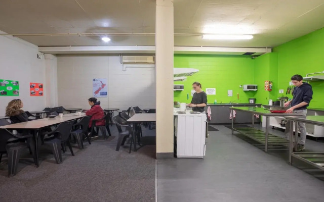 Rock Solid Backpackers Rotorua